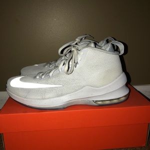 WOMEN’S NIKE AIRMAX INFURIATE BASKETBALL SHOES